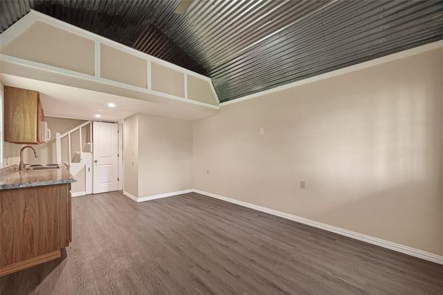 109 Queens Court, Baytown, TX 77520