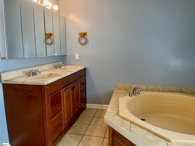 1537 Double Branch Road, Cowpens, SC 29330