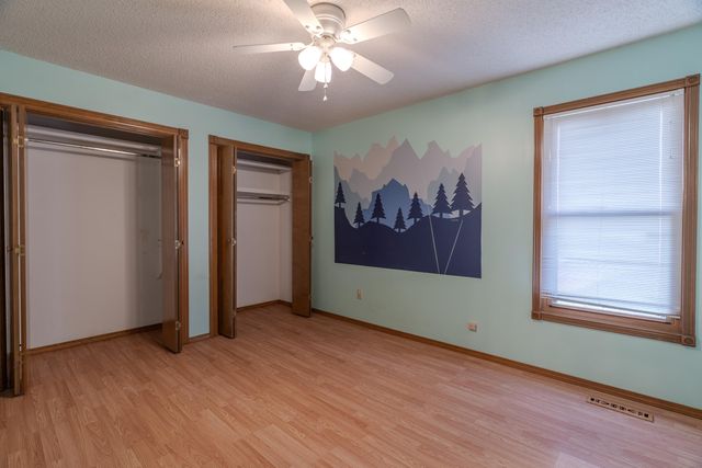 3446 S Valley View Avenue, Springfield, MO 65804