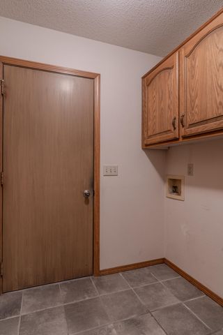 3446 S Valley View Avenue, Springfield, MO 65804