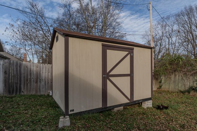 3446 S Valley View Avenue, Springfield, MO 65804