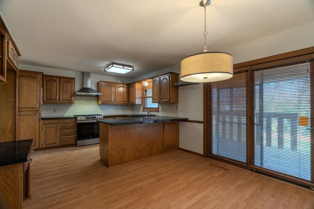 3446 S Valley View Avenue, Springfield, MO 65804