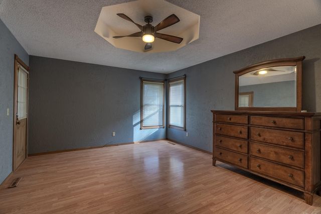 3446 S Valley View Avenue, Springfield, MO 65804