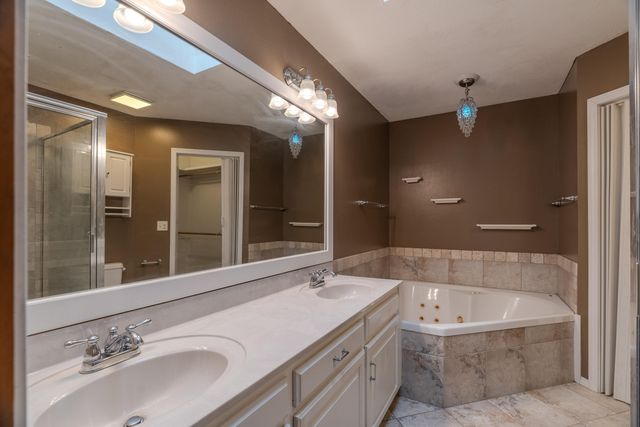 3446 S Valley View Avenue, Springfield, MO 65804