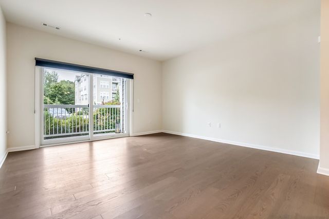 1102 Pennington Drive 1102, Walpole, MA 02081
