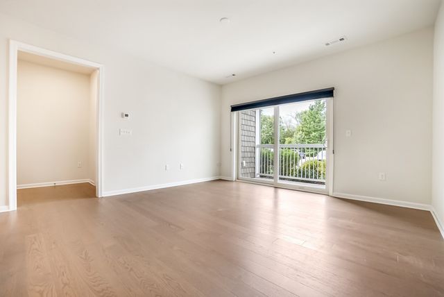 1102 Pennington Drive 1102, Walpole, MA 02081