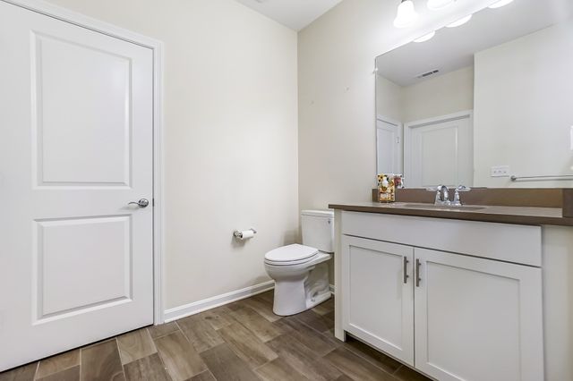 1102 Pennington Drive 1102, Walpole, MA 02081