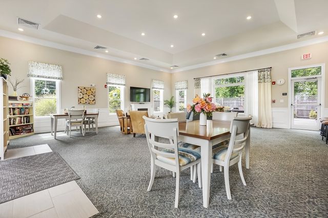 1102 Pennington Drive 1102, Walpole, MA 02081