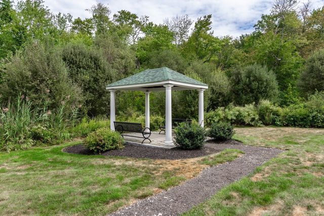 1102 Pennington Drive 1102, Walpole, MA 02081