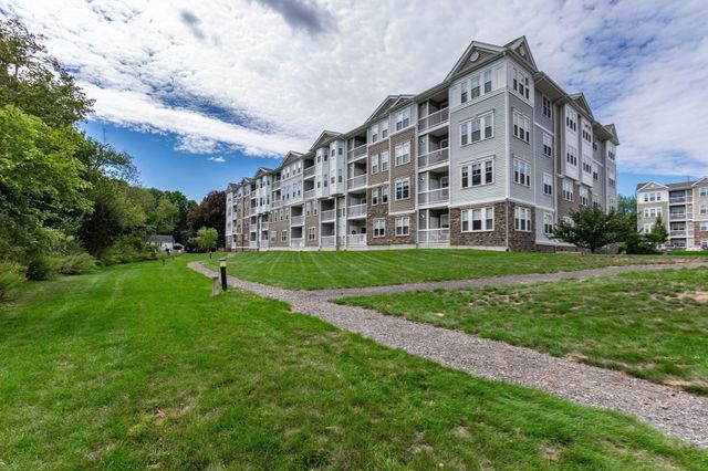1102 Pennington Drive 1102, Walpole, MA 02081