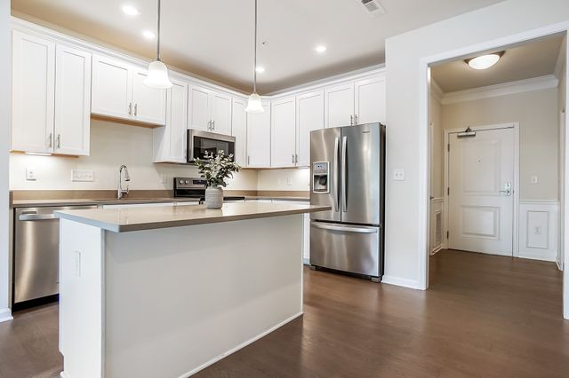 1102 Pennington Drive 1102, Walpole, MA 02081