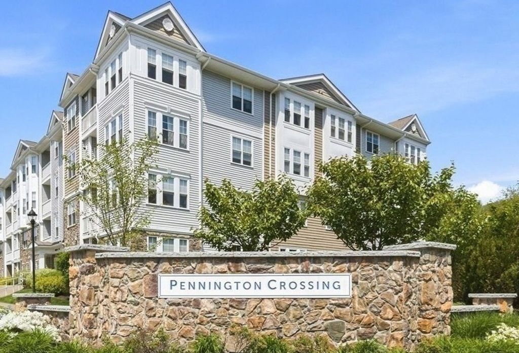 1102 Pennington Drive 1102, Walpole, MA 02081