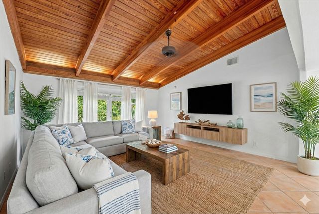 3203 Dover Rd, Pompano Beach, FL 33062