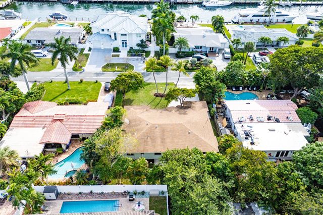 3203 Dover Rd, Pompano Beach, FL 33062