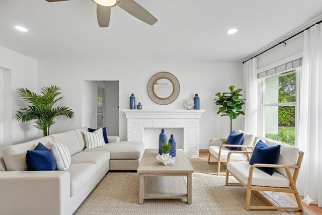 3203 Dover Rd, Pompano Beach, FL 33062