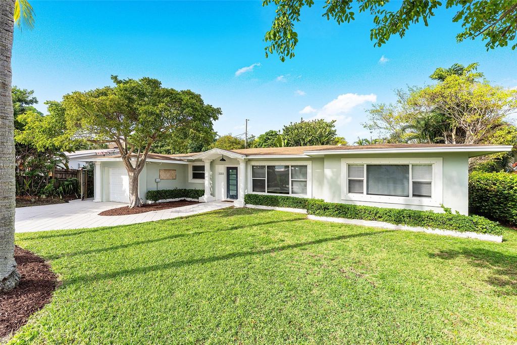3203 Dover Rd, Pompano Beach, FL 33062