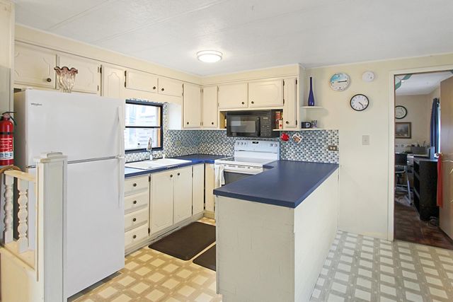 71 Cynthia Circle, Seabrook, NH 03874