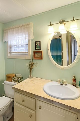 71 Cynthia Circle, Seabrook, NH 03874