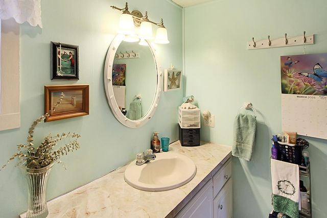 71 Cynthia Circle, Seabrook, NH 03874