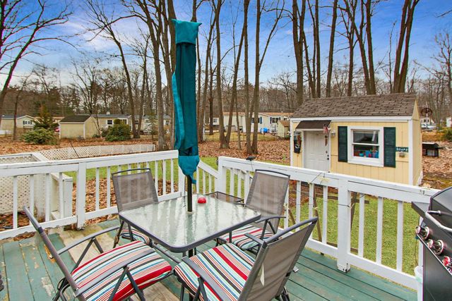 71 Cynthia Circle, Seabrook, NH 03874