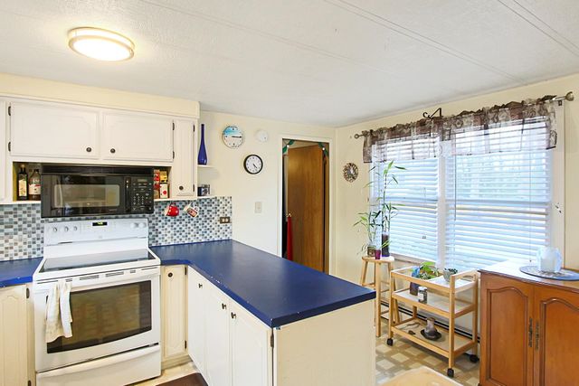 71 Cynthia Circle, Seabrook, NH 03874