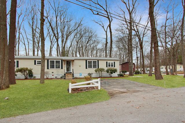 71 Cynthia Circle, Seabrook, NH 03874