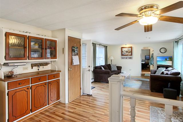 71 Cynthia Circle, Seabrook, NH 03874