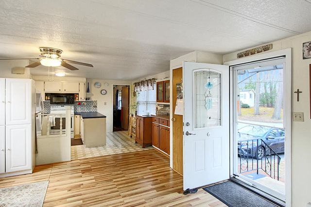 71 Cynthia Circle, Seabrook, NH 03874