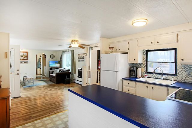 71 Cynthia Circle, Seabrook, NH 03874