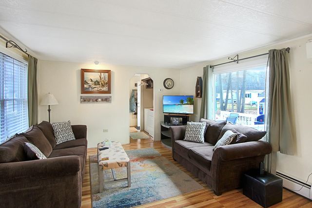 71 Cynthia Circle, Seabrook, NH 03874