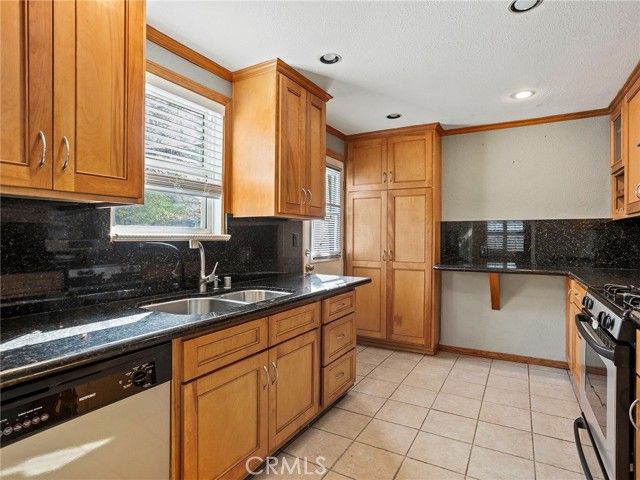 210 W Ash Avenue, Burbank, CA 91502