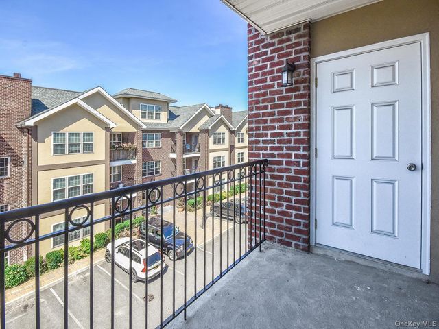 400 Carney Street 601, Glen Cove, NY 11542