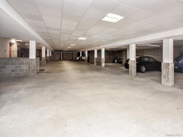 400 Carney Street 601, Glen Cove, NY 11542