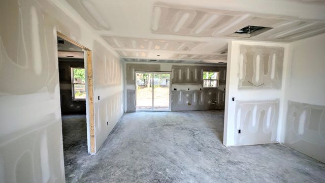 2 Bush Court, Dalzell, SC 29040