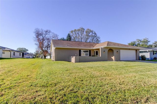 7926 FOXWOOD DRIVE, New Port Richey, FL 34653
