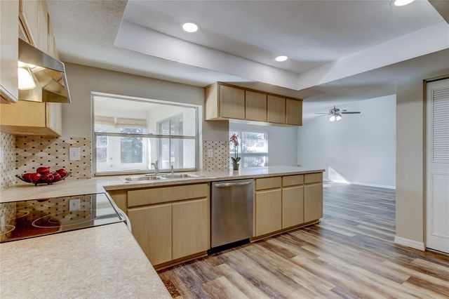7926 FOXWOOD DRIVE, New Port Richey, FL 34653