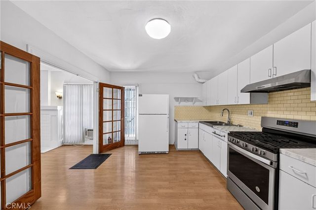 139 S Manhattan 145, Los Angeles, CA 90004