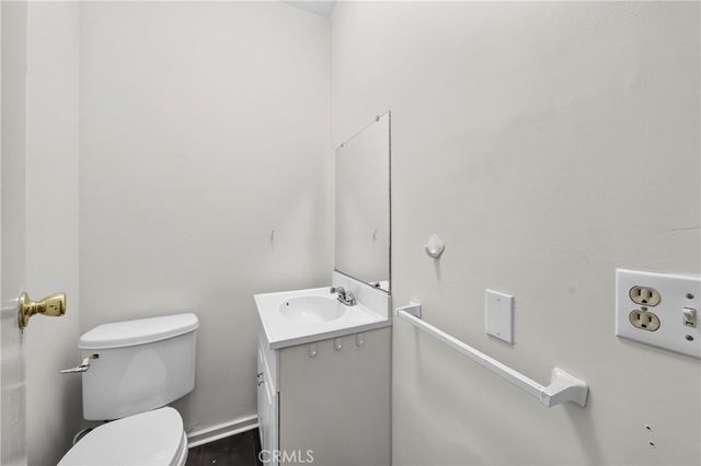 139 S Manhattan 145, Los Angeles, CA 90004