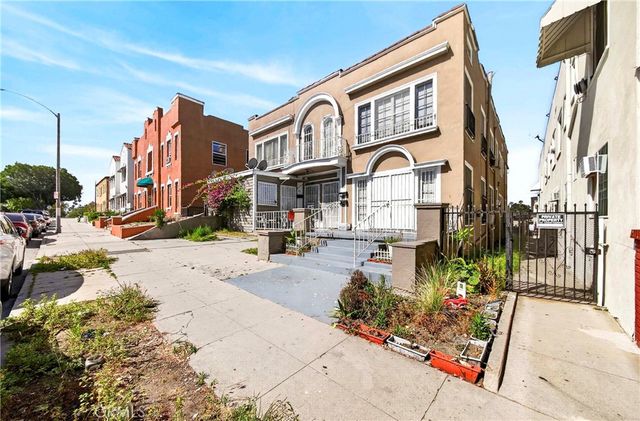 139 S Manhattan 145, Los Angeles, CA 90004
