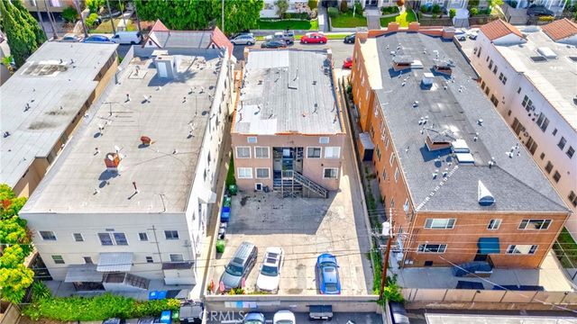 139 S Manhattan 145, Los Angeles, CA 90004