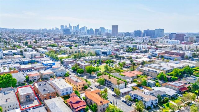 139 S Manhattan 145, Los Angeles, CA 90004