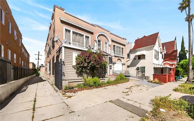 139 S Manhattan 145, Los Angeles, CA 90004