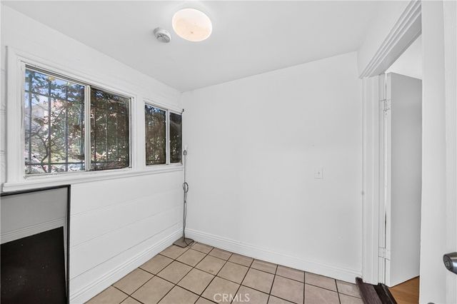139 S Manhattan 145, Los Angeles, CA 90004