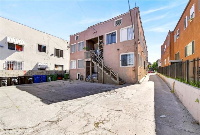 139 S Manhattan 145, Los Angeles, CA 90004