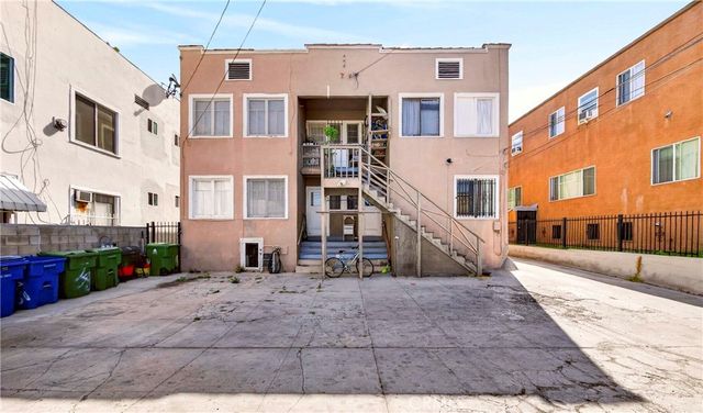 139 S Manhattan 145, Los Angeles, CA 90004