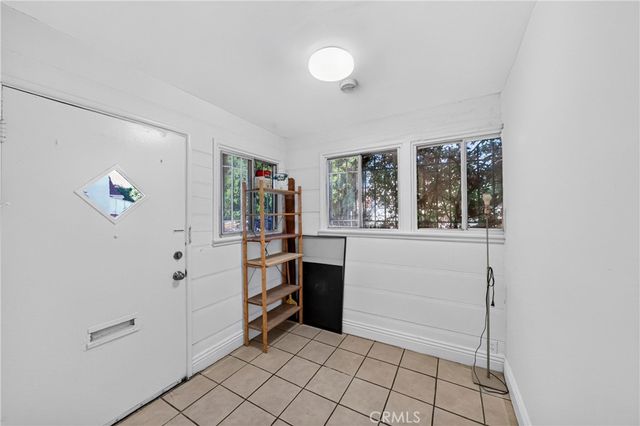 139 S Manhattan 145, Los Angeles, CA 90004