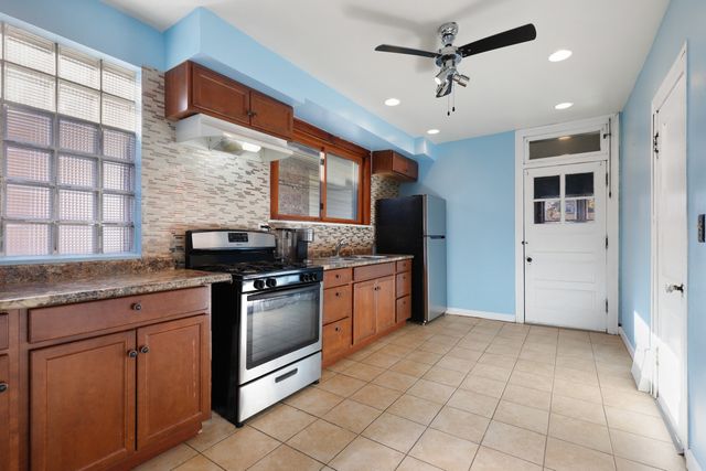 10416 S Sangamon Street, Chicago, IL 60643