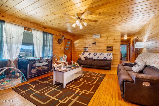 288 Arnold Road, Mountain City, TN 37683