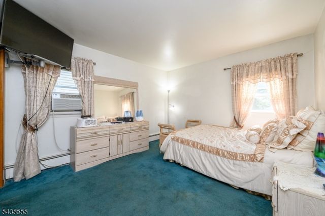 405 Kennedy Dr, Linden City, NJ 07036