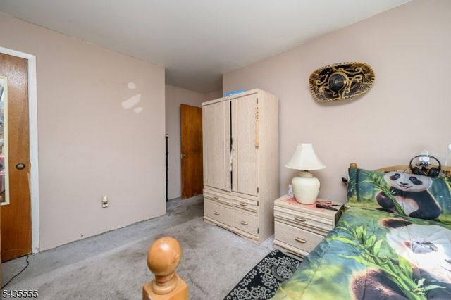 405 Kennedy Dr, Linden City, NJ 07036